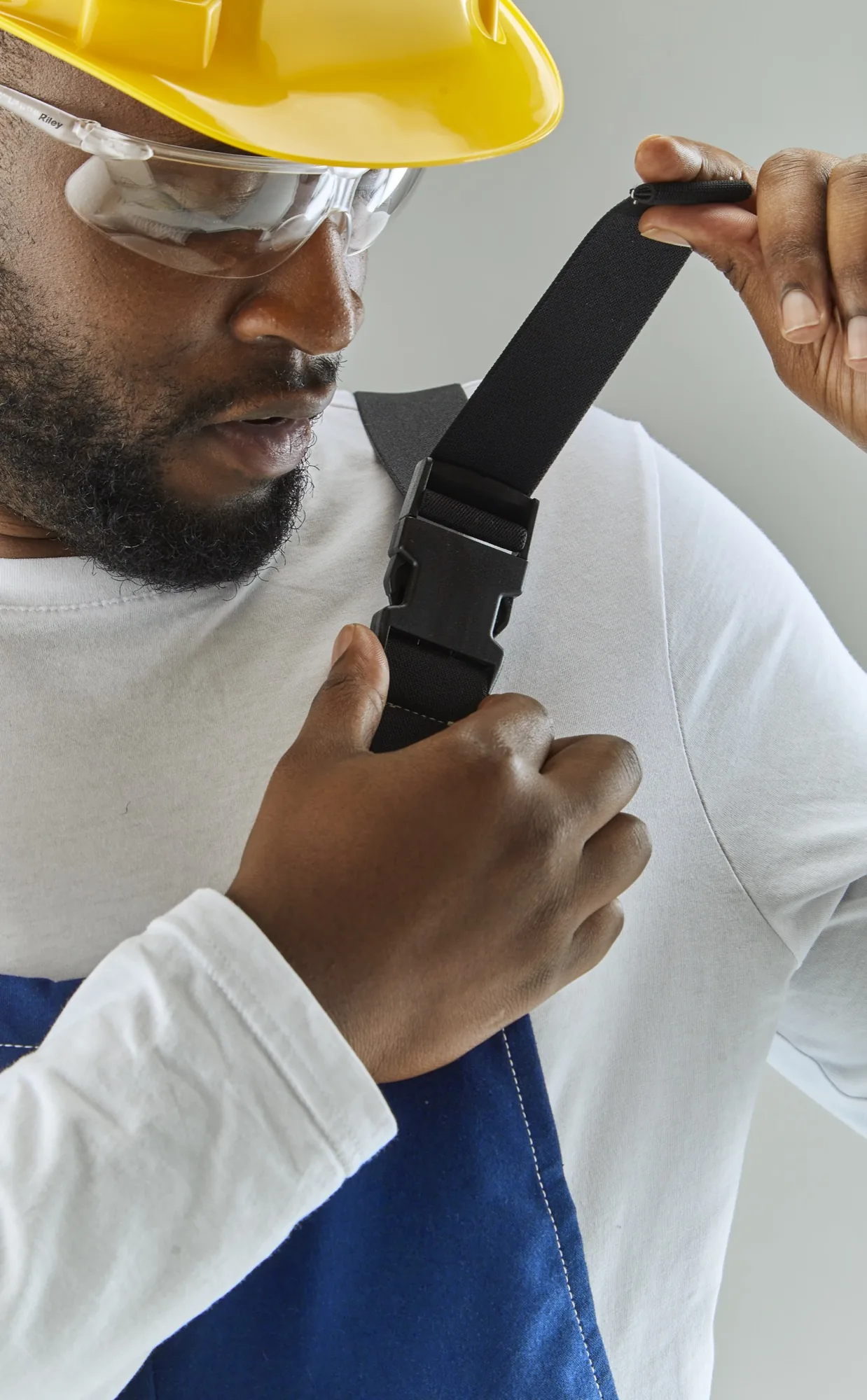 BREATHABLE-66672-FR-BIB-AND-BRACE-BUCKLE-STRAP-002